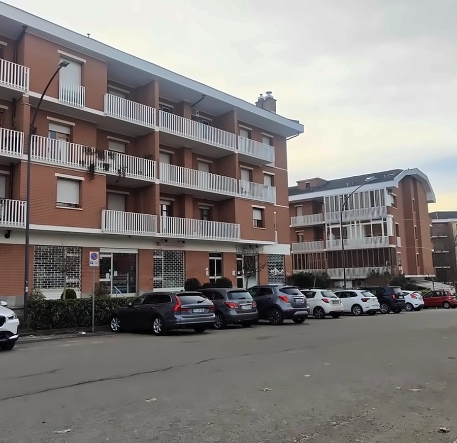 Il palazzo de La Cabanestra in Via Ugo Foscolo